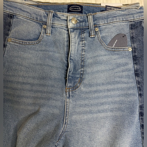 Scoop Women's Two-Tone Baggy Barrel Jeans, Sizes 4 - Picture 6 of 6